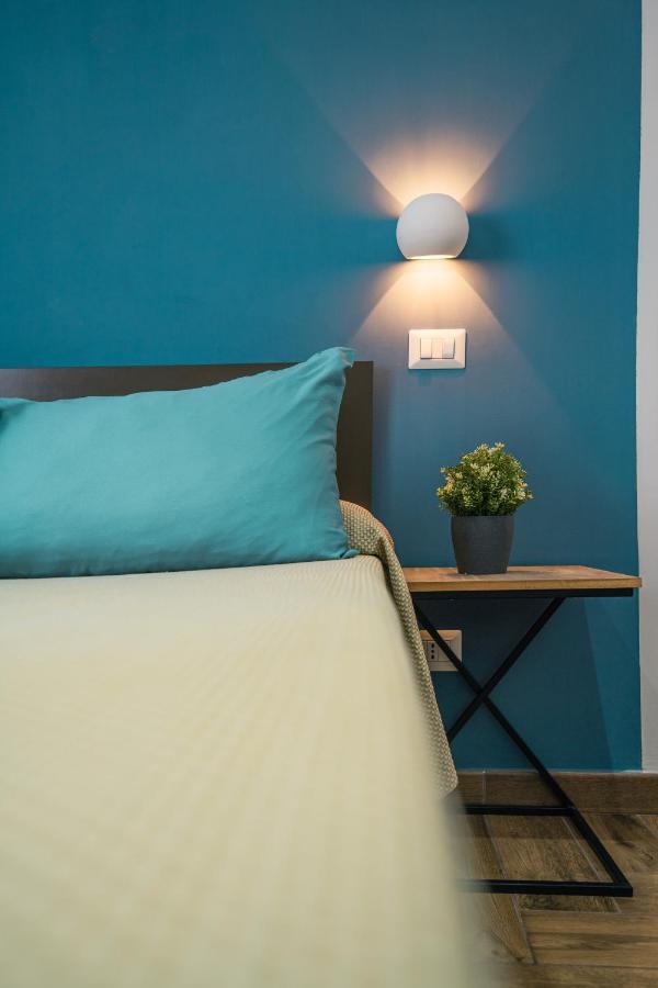 Hub Ferroviario - 12 Posti Letto Per Il Tuo Gruppo A Napoli Con Wifi E Netflix Bed & Breakfast Exterior photo