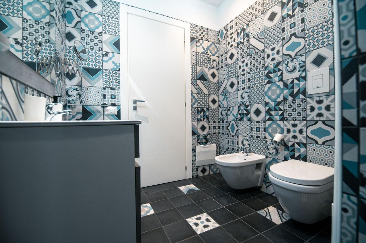 Hub Ferroviario - 12 Posti Letto Per Il Tuo Gruppo A Napoli Con Wifi E Netflix Bed & Breakfast Exterior photo