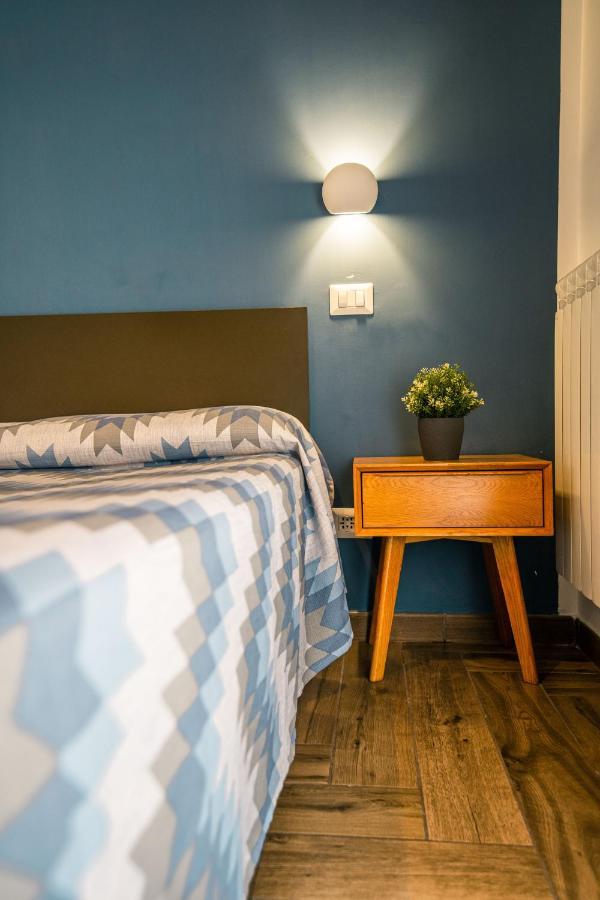 Hub Ferroviario - 12 Posti Letto Per Il Tuo Gruppo A Napoli Con Wifi E Netflix Bed & Breakfast Exterior photo