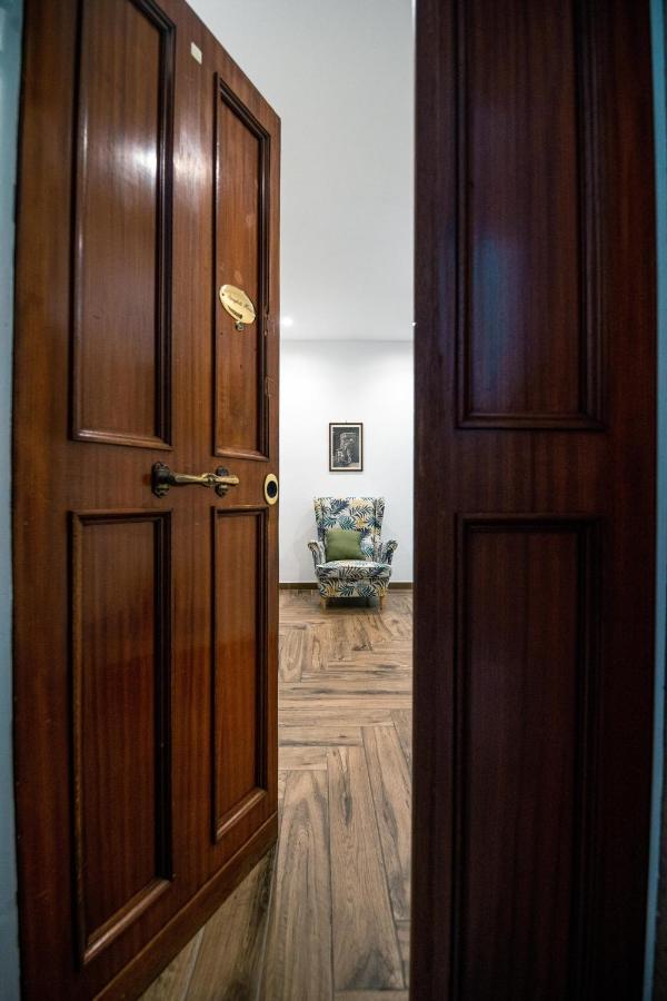 Hub Ferroviario - 12 Posti Letto Per Il Tuo Gruppo A Napoli Con Wifi E Netflix Bed & Breakfast Exterior photo